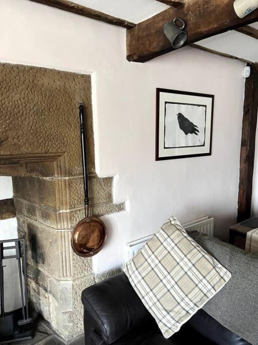 17Th Century Cottage With Hidden Garden Steeton Exteriör bild