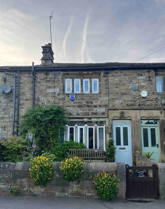17Th Century Cottage With Hidden Garden Steeton Exteriör bild