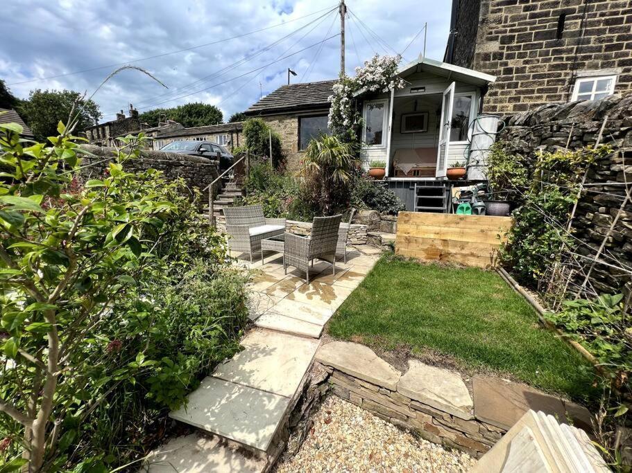 17Th Century Cottage With Hidden Garden Steeton Exteriör bild