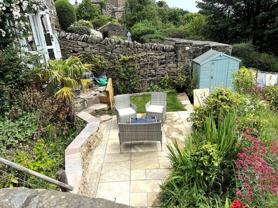 17Th Century Cottage With Hidden Garden Steeton Exteriör bild